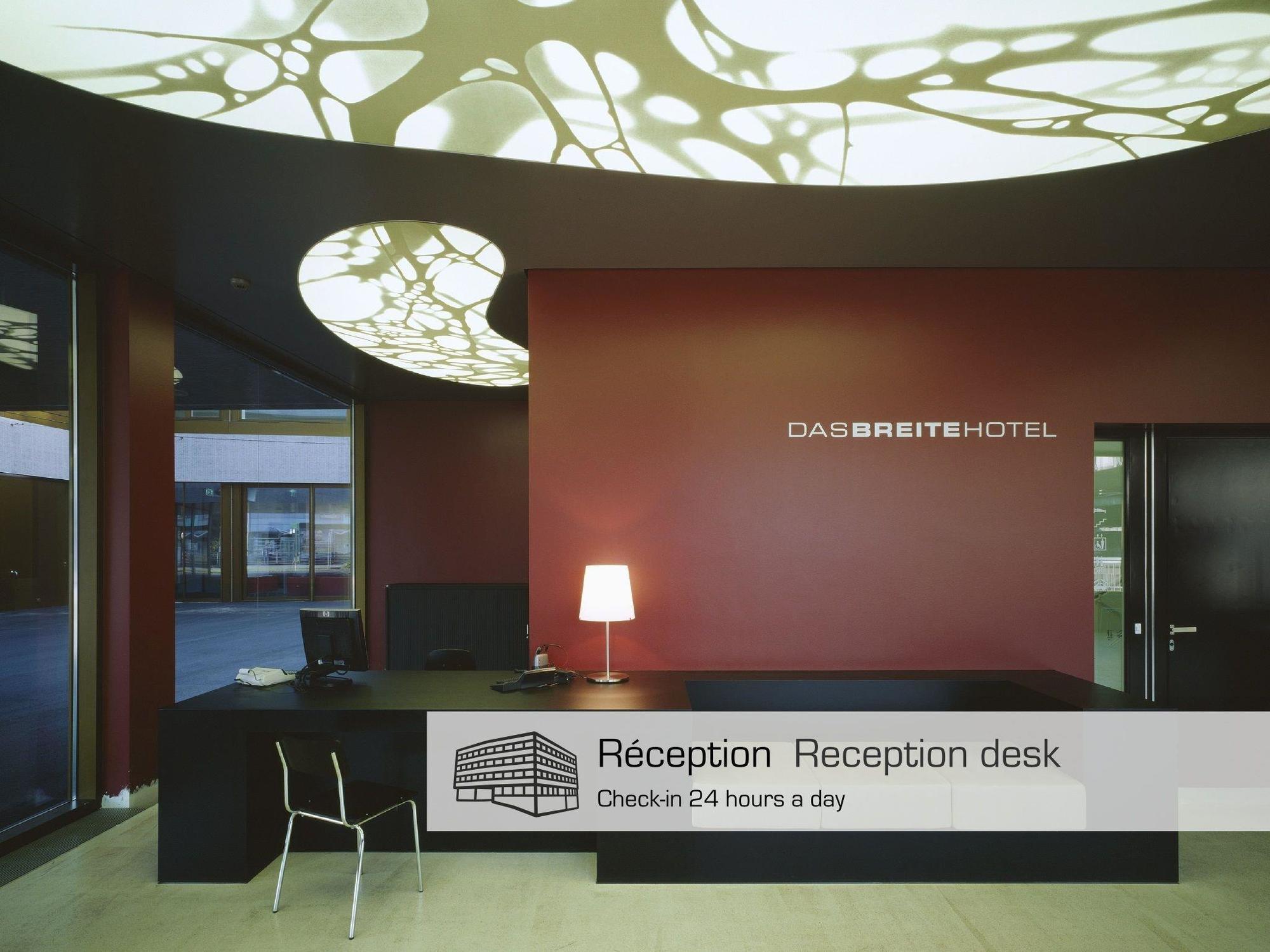 Dasbreitehotel Am Rhein Basilea Esterno foto